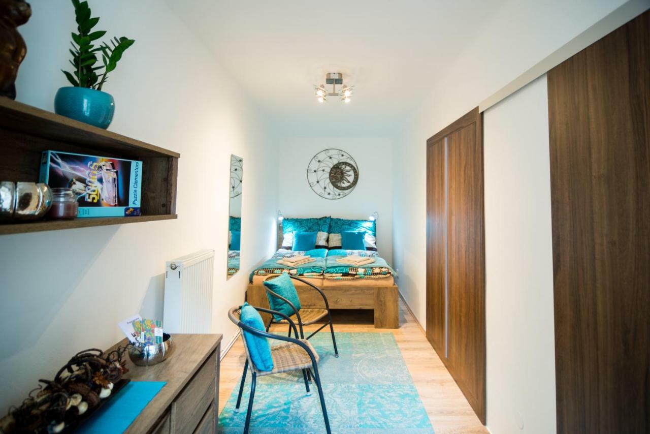 Apartment To At Close To Castle With Terrace And Garden Prag