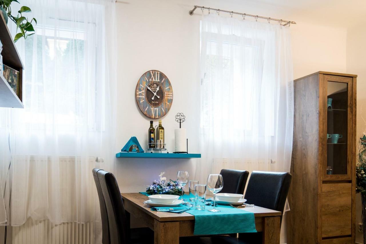 Apartament To At Close To Castle With Terrace And Garden Praga