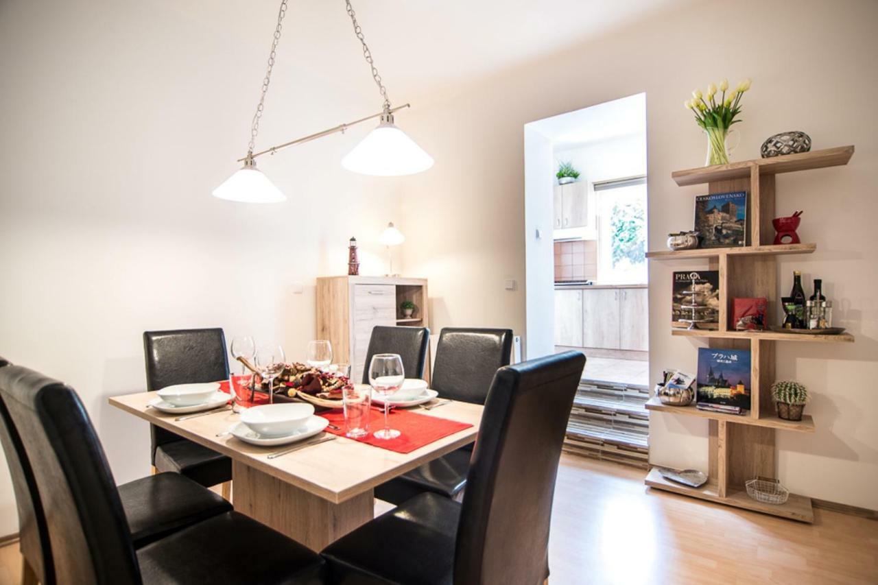 To At Close To Castle With Terrace And Garden Apartament Praga